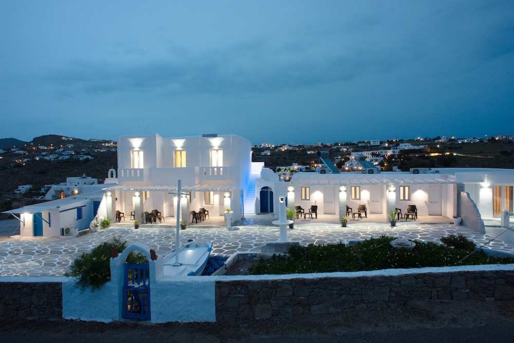 Petra Suites & Rooms
