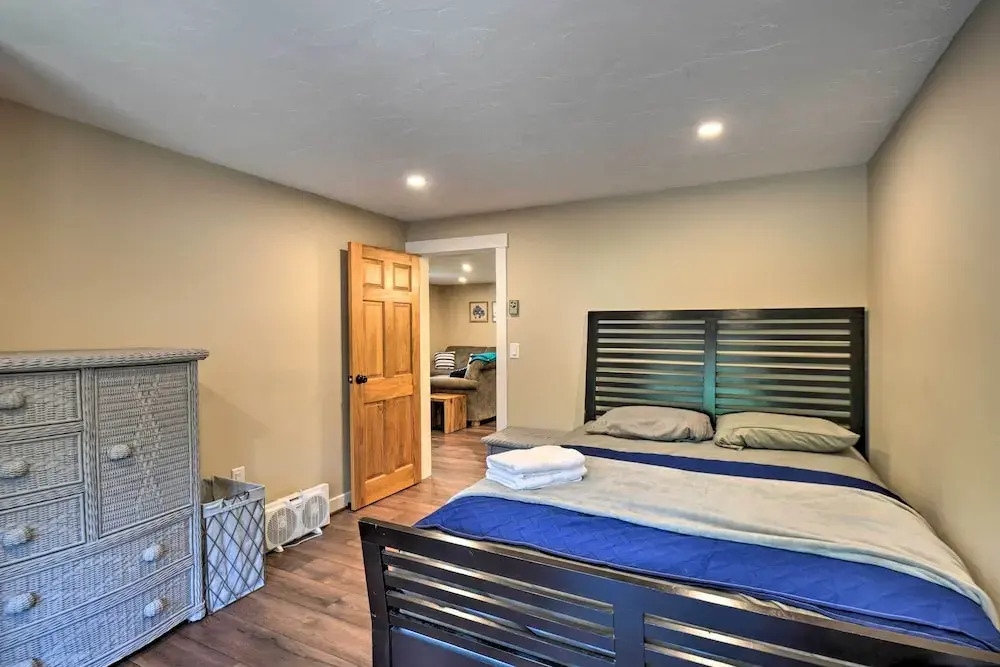 Gilford Escape w/ Boat Slip on Sanders Bay!