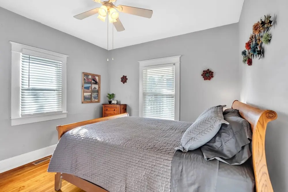 Charming 2Br Hot Tub Getaway 2 Bedroom Home