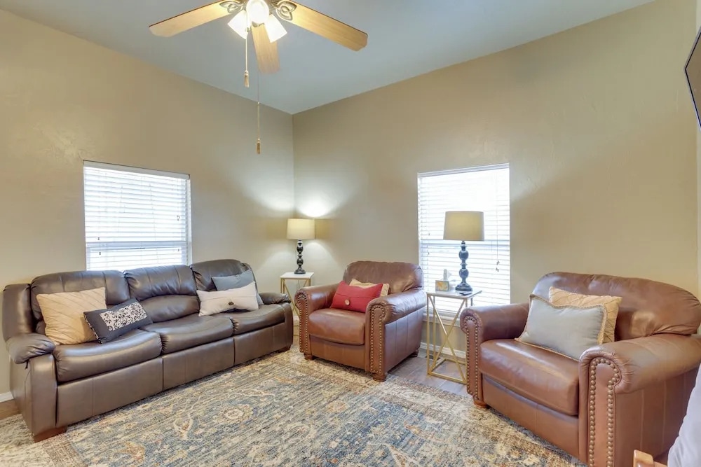 Historic Home Half-mile to Downtown Guthrie!