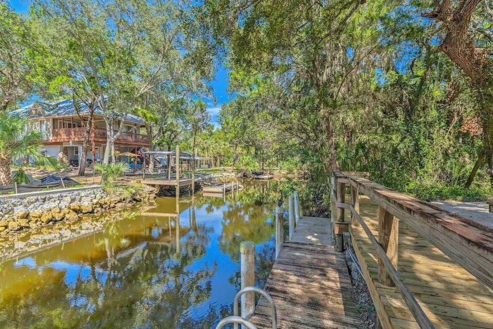 Canalfront Homosassa Escape w/ Private Dock!