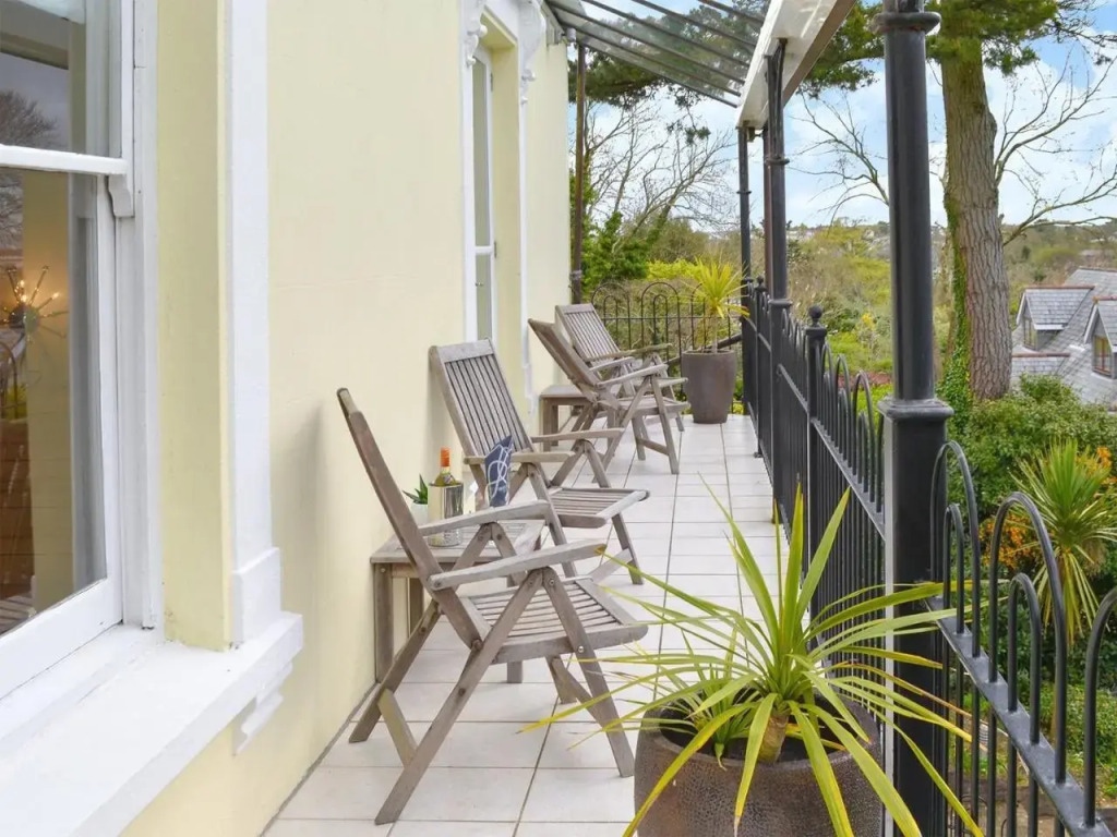 Carnethic House - One Acre View