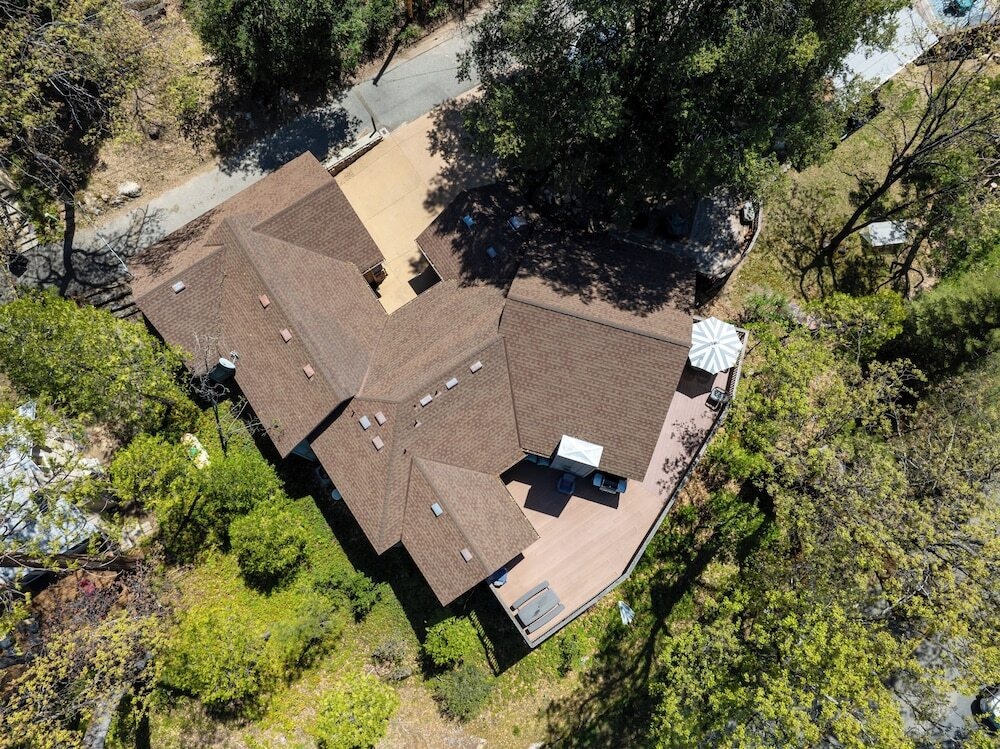 Bass Lake Beauty! 4 BDR Sleeps 16, Lakefront Views