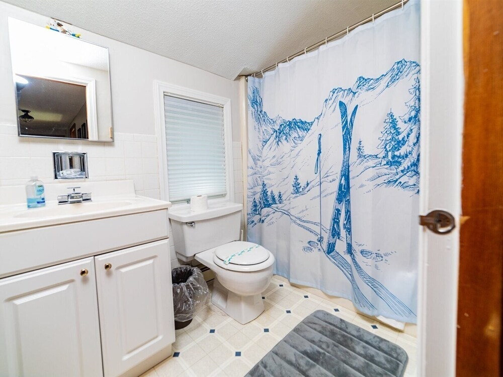 Four Bedroom Pet Friendly Vacation Home in Waterville Estates, NH! - Wb500e