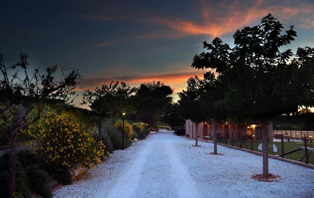 Casa Montefiore 13 Iris LT nella tranquilla campagna Marchigiana