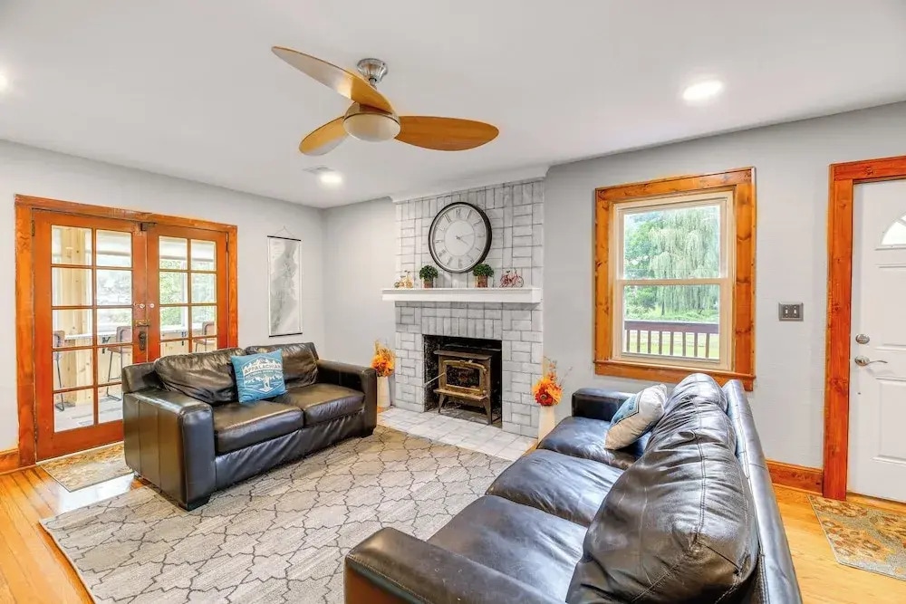 Charming Damascus Retreat w/ Deck & Creek Views!
