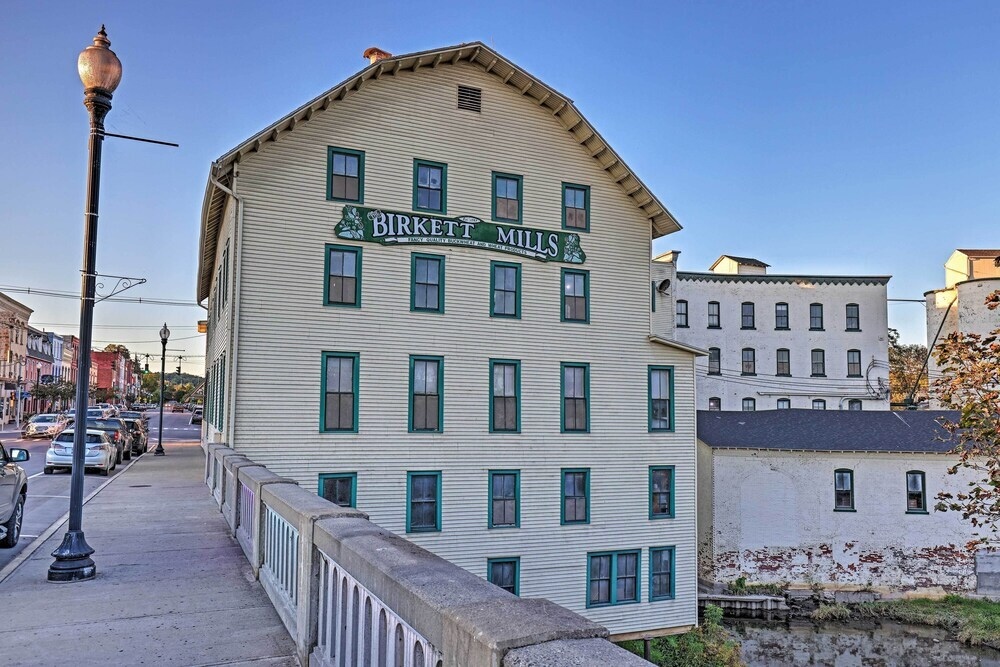 Newly Renovated Penn Yan Apartment < 1 Mi to Lake!