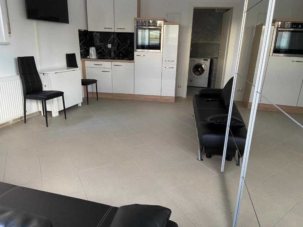 Kraichgau # 1-Zkd Mit Ebk, Modern Und Barrierefrei, Monteurzimmer, Self-Check-In