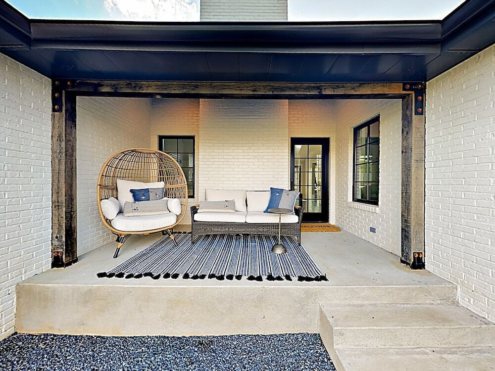 New Listing! Stunning Ranch On 10-acre Farm 4 Bedroom Home