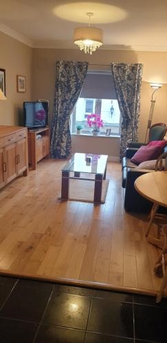 Trim centre apartment