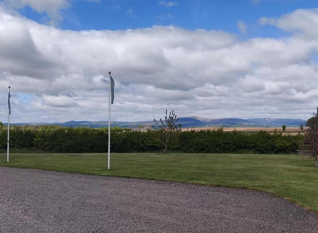 12A Beautiful Lodge Home For Hire 2 Bedrooms