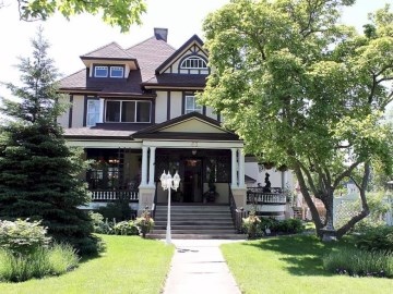 At Home Bed And Breakfast At The Rose Manor