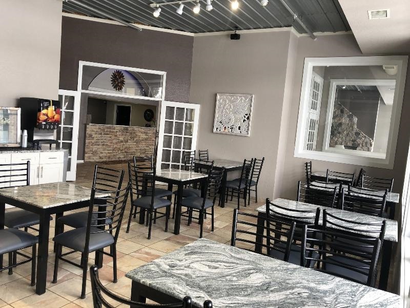 HomeTown Inn & Suites