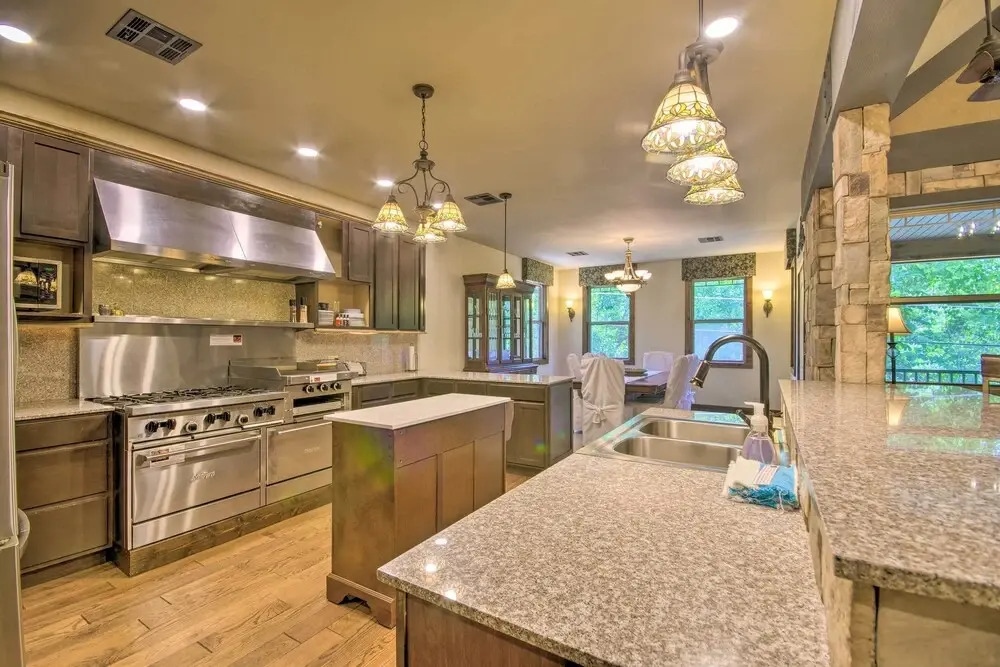 'dragon Castle' w/ Secret Passage, Dock, & Hot Tub