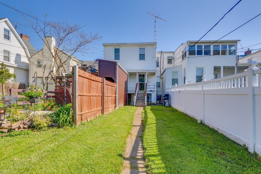 Cozy Maryland Abode - Gas Grill, Near Devils Den!
