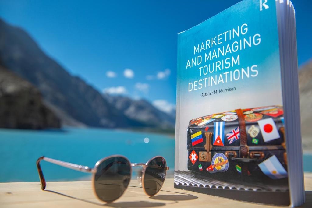 Luxus Hunza Attabad Lake Resort