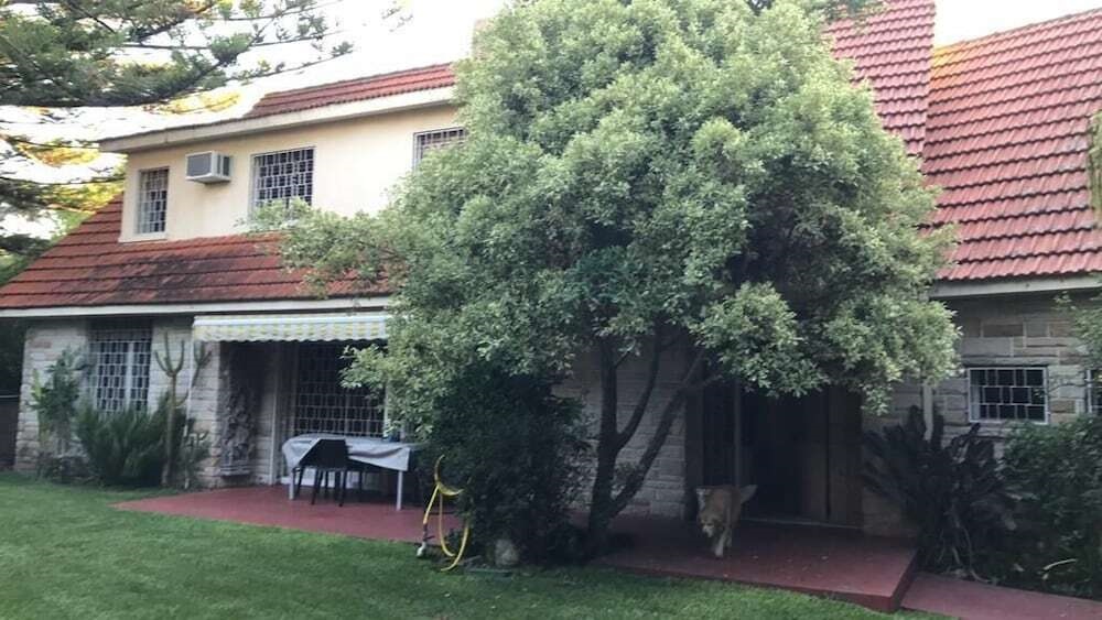 Deaf twins bed/breakfast