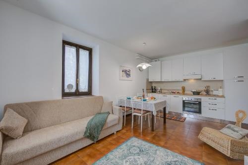 Alma - 100 mt Near Lake