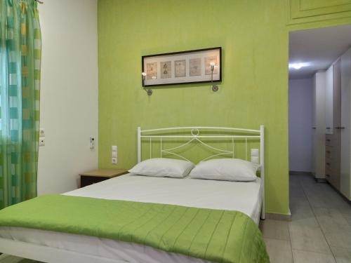 Luxury Studio 1.3 Km From Beach @ 1km From Metro (Adults Only)