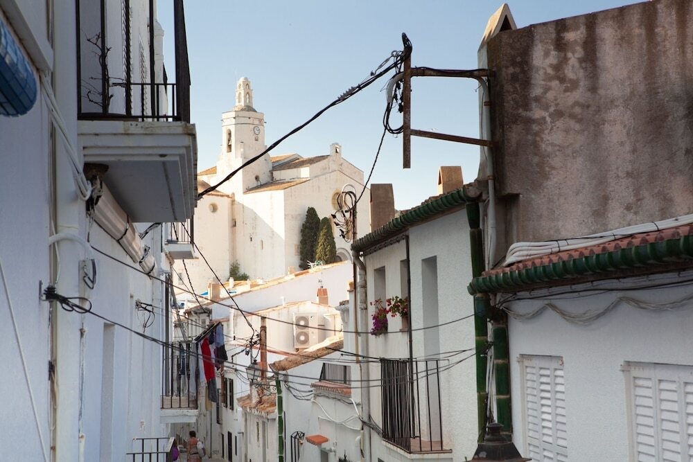 Akira Flats Cadaques Llane