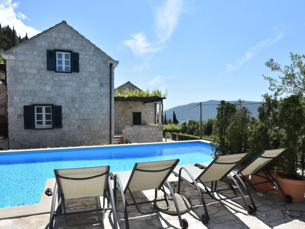 Authentic Holiday Home With Private Pool Near Dubrovnik