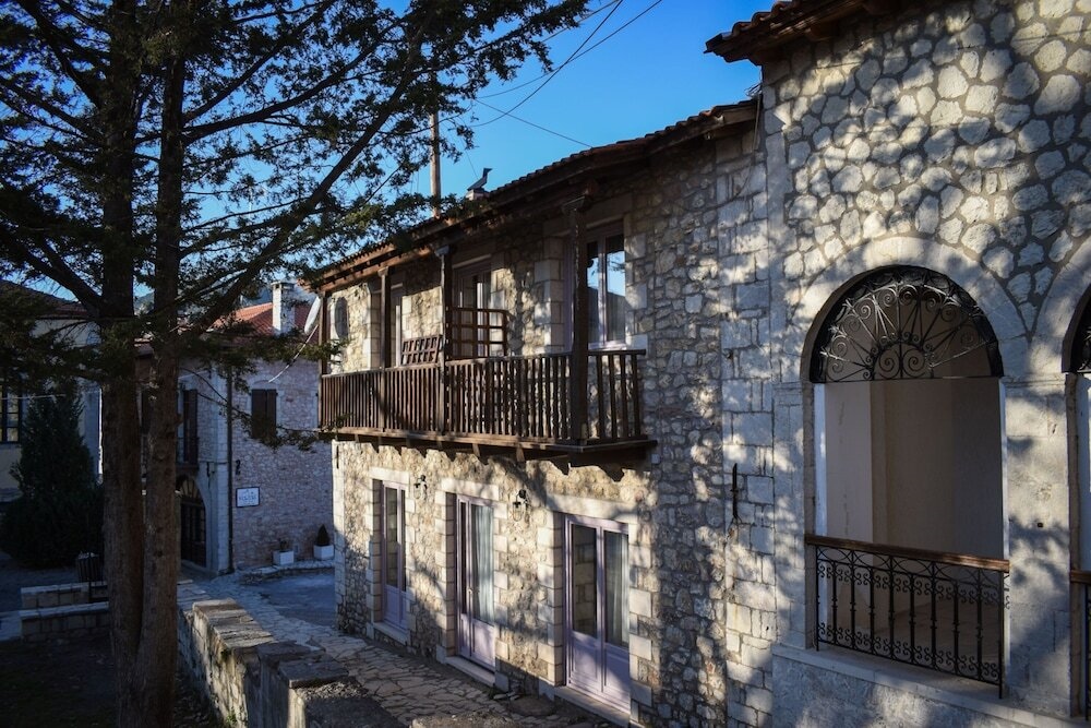 Secluded Mountain Refuge - Theonimfi Paradise Gem