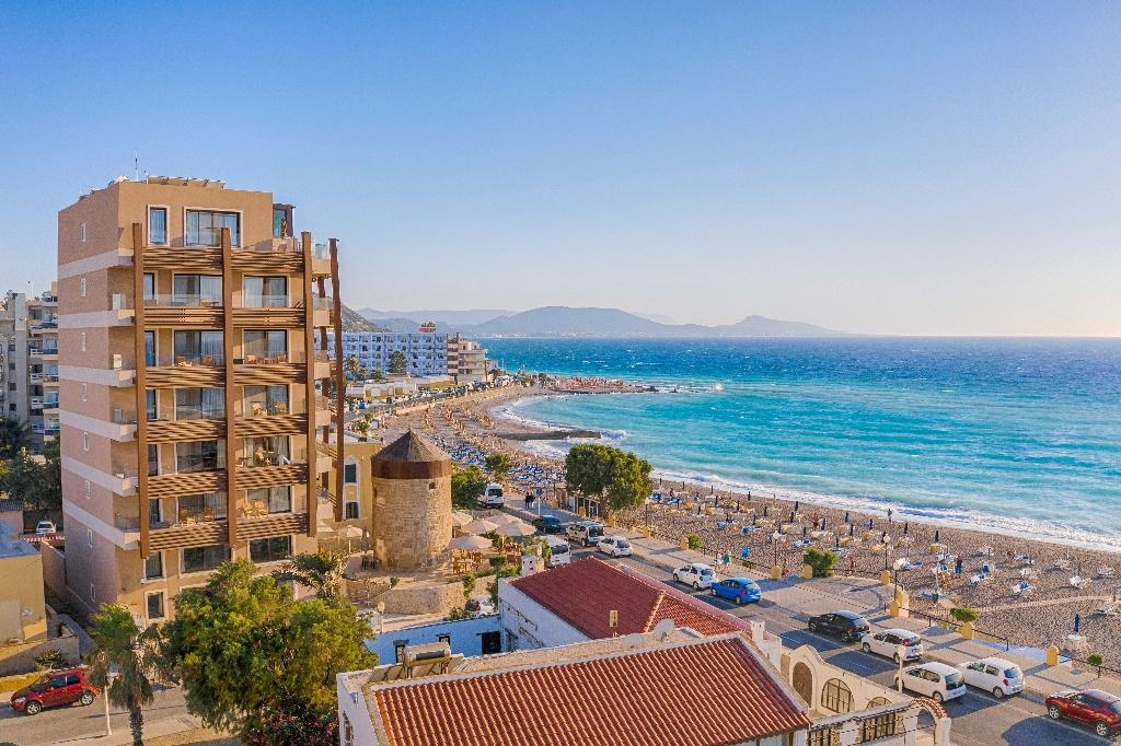 Bellevue On The Beach Suites