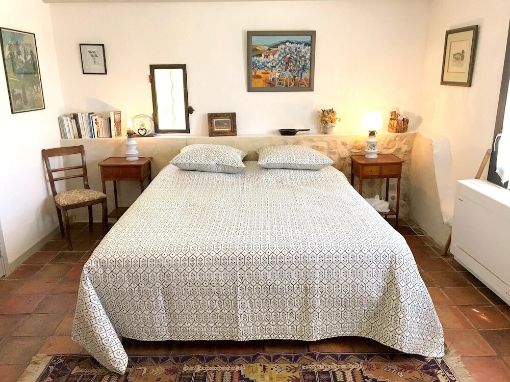 House With 2 Bedrooms in Modène, With Wonderful Mountain View, Private