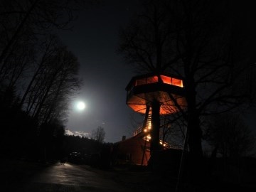 Cabanes perchées Les Nids