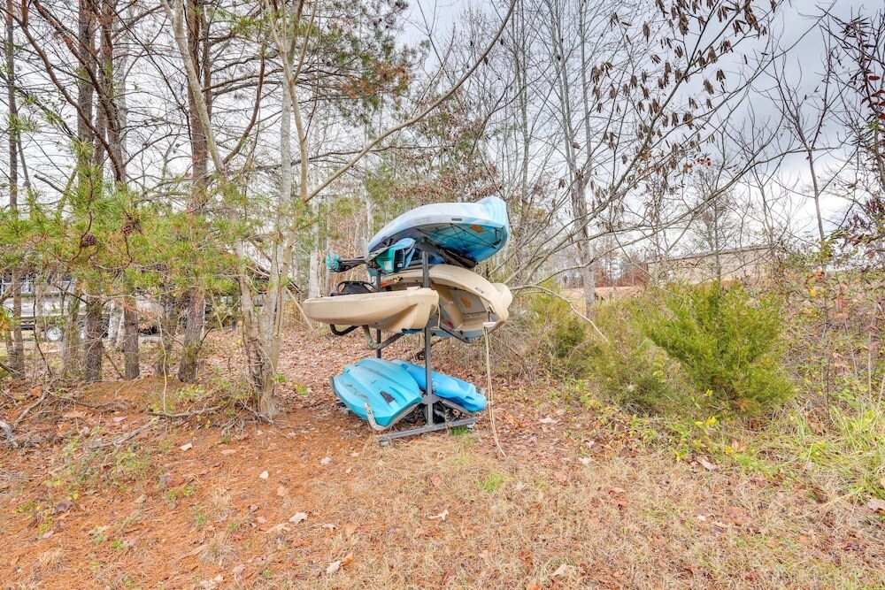 Cherokee Lake Cabin w/ Deck & Kayaks!
