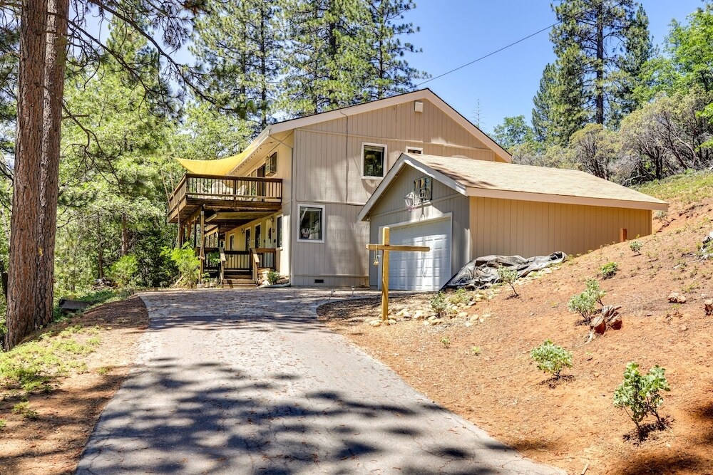 Deck & Gas Grill: Secluded Arnold Cabin Rental!