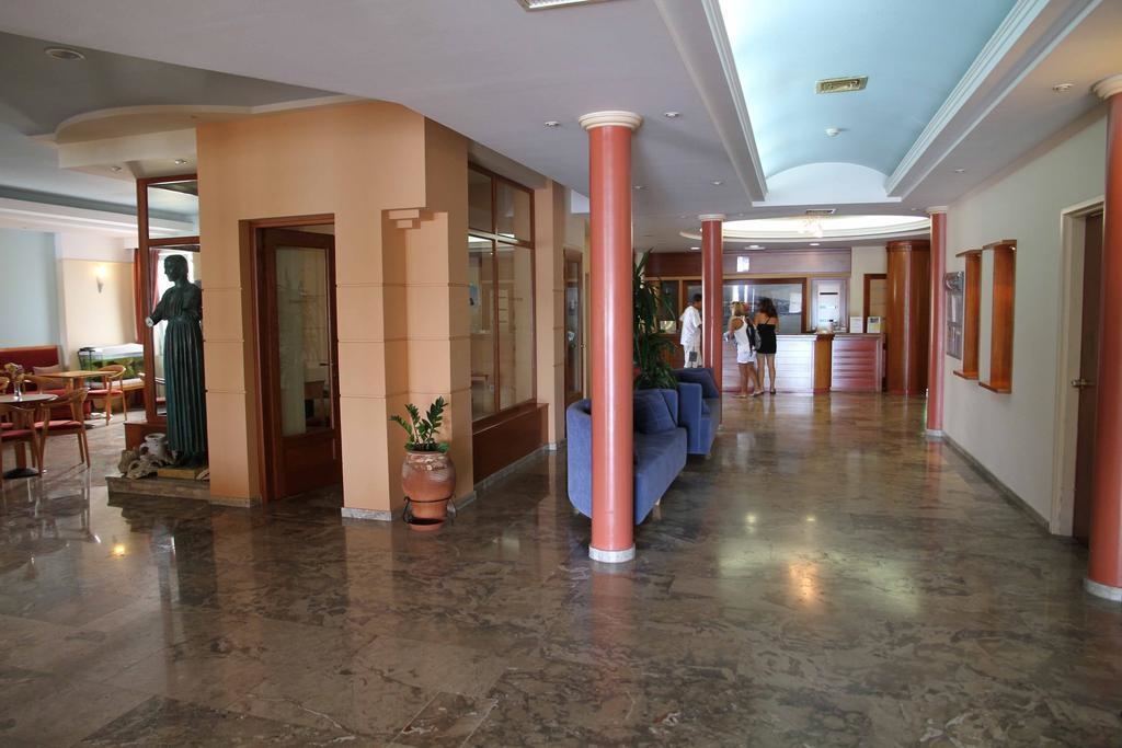 Astron Hotel