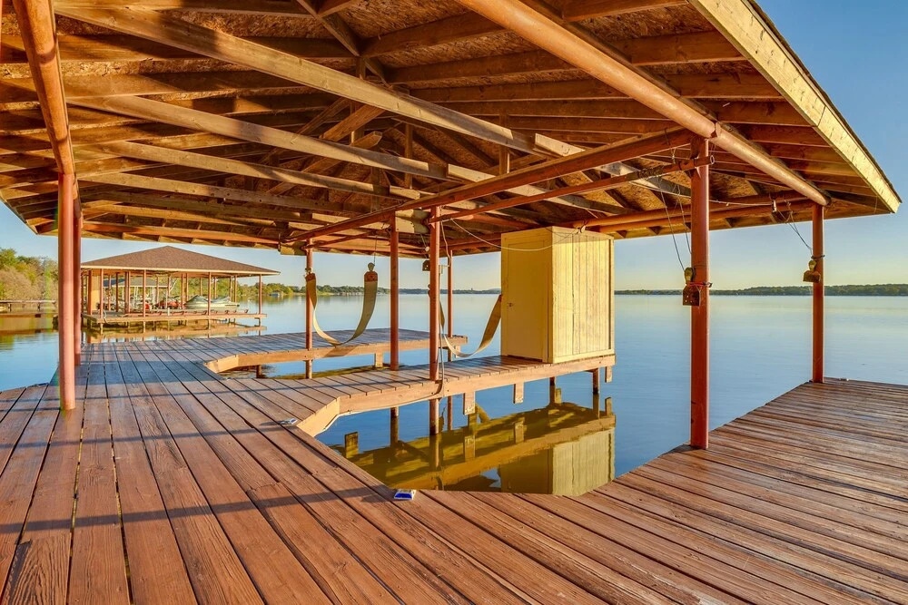 Lakefront Granbury Home w/ Dock, Games & Fire Pit!