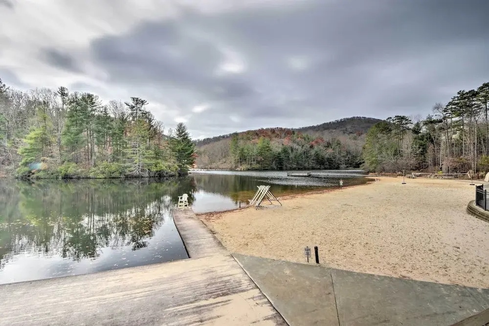 Big Canoe Retreat w/ Deck & Golf Course Views