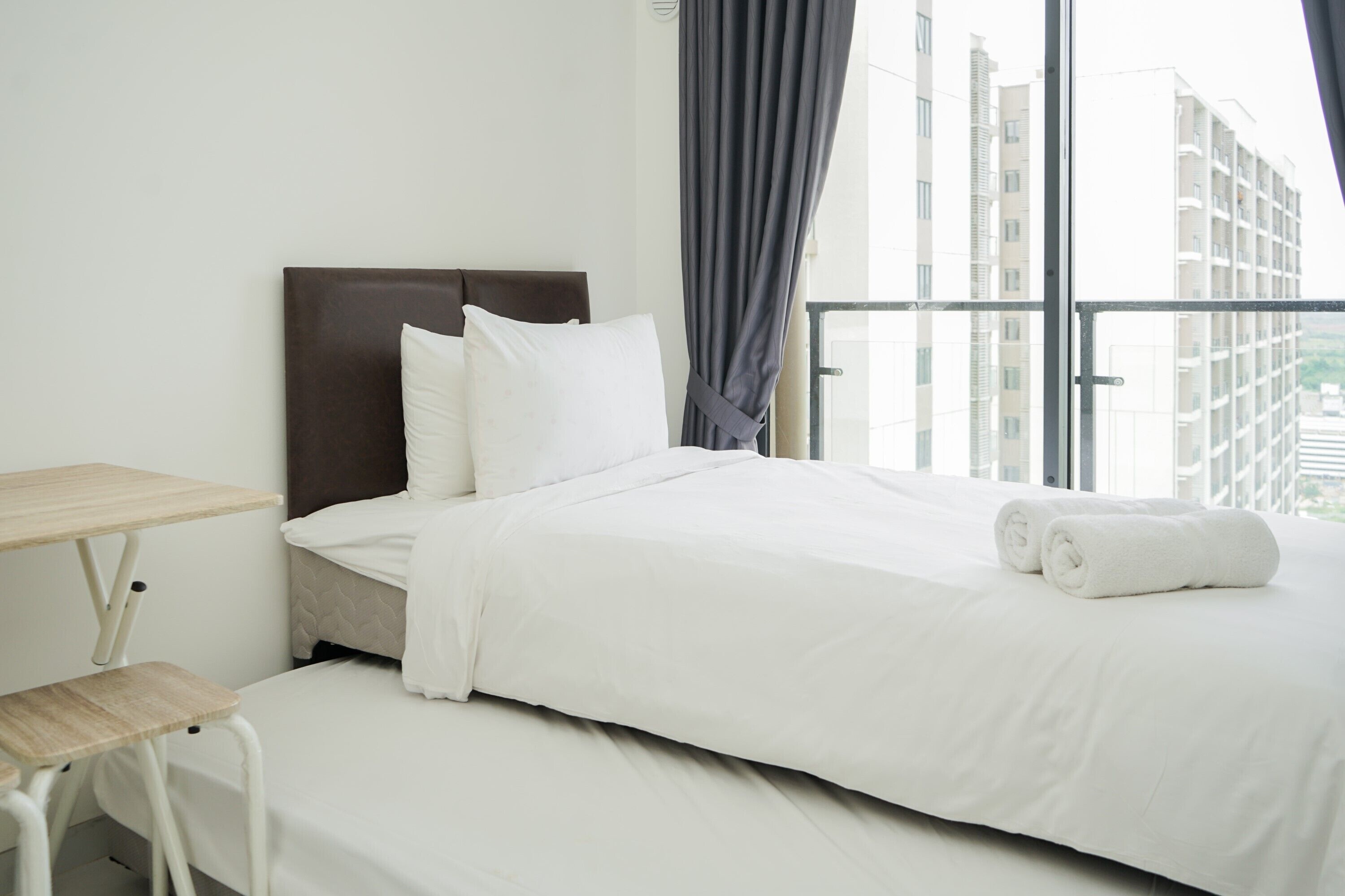 Comfy and High Floor Studio at Sky House BSD Apartment