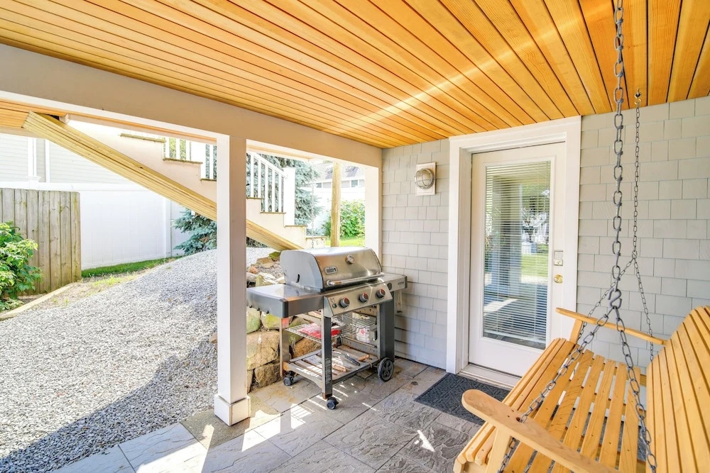 Pet-friendly Garden Studio ~ 25 Mi to Boston!