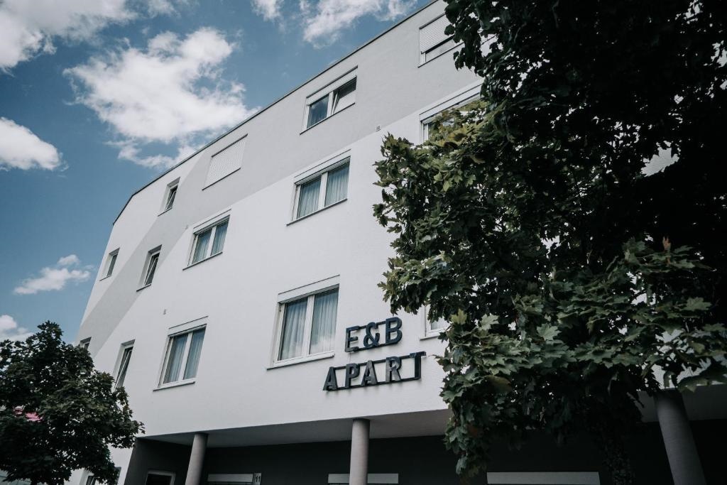 E&B Aparthotel