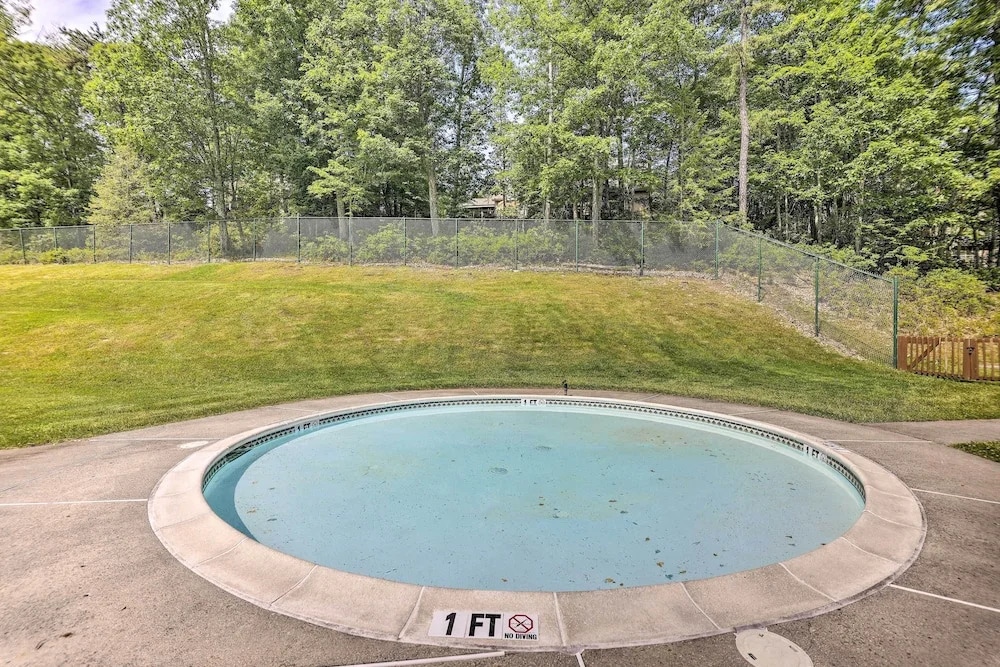 Cozy Tannersville Getaway Near Ski Resort!