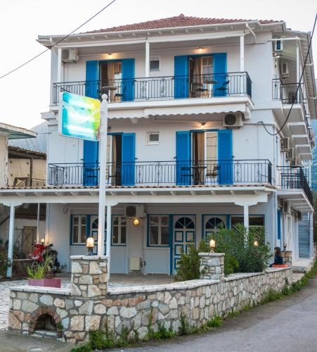 Summer Bed Nydri (Adults Only)