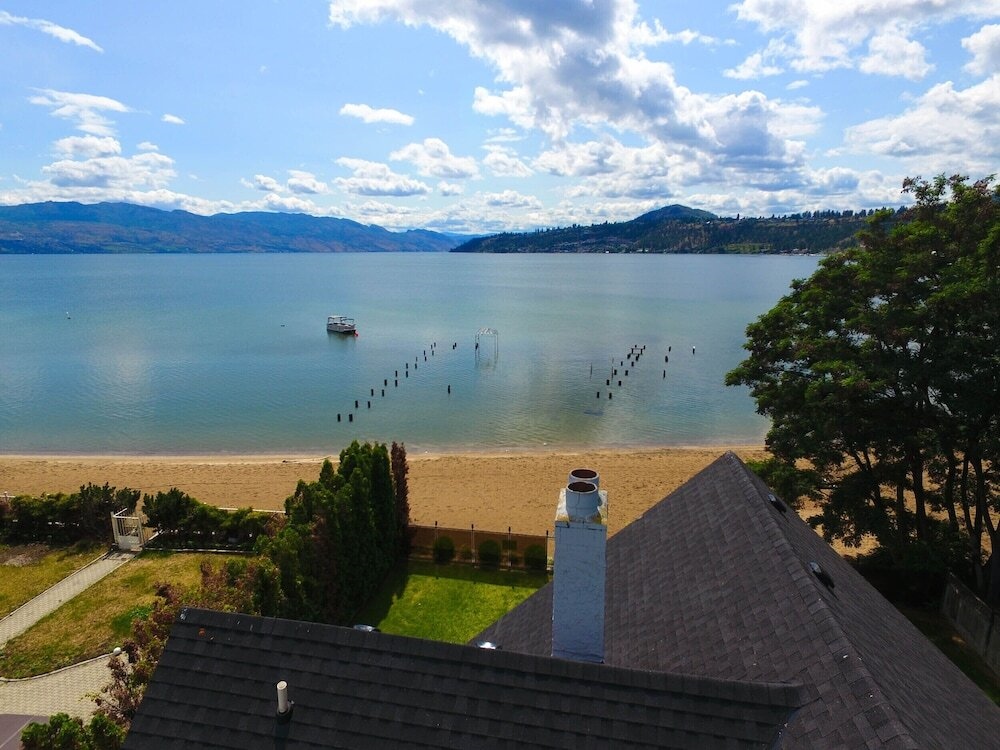 Kelowna's Beach House