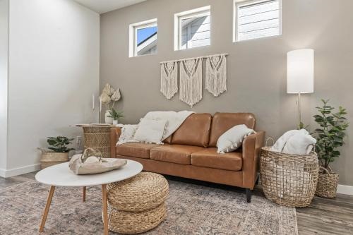 The Bella West Nampa Private 3 Bedroom Home