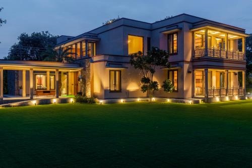 Elivaas 5 Bhk With Entertainment Lounge & Pvt Pool - Taus Bagh