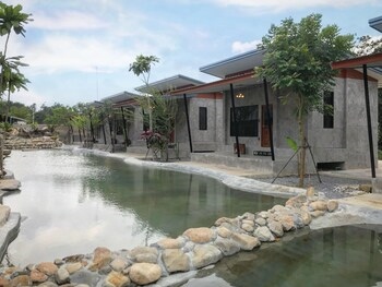 Baan Nokhook Resort