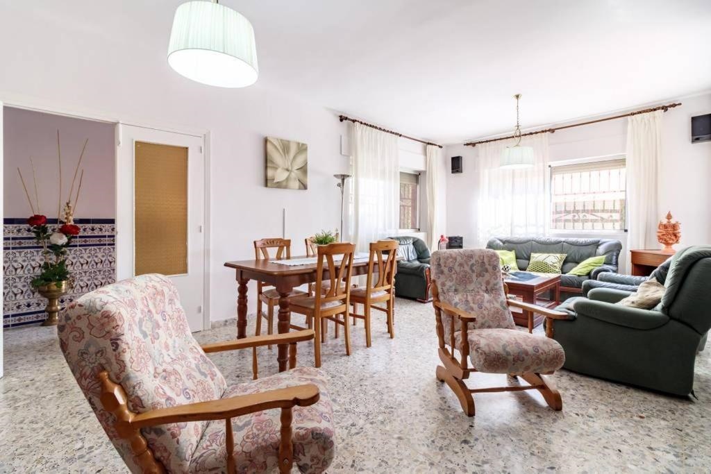 Chalet Acogedor Con Piscina Muy Cerca de Granada