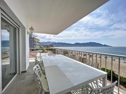 Alexandra 1 era linea de Mar Fantastico Piso tota