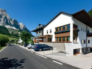 Ciasa De Munt Lifestyle Living