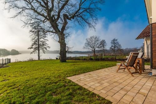 5 Sterne Ferienhaus direkt am See mit Sauna Kamin Garten