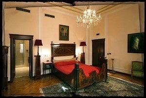 Admiral Club Hostel B