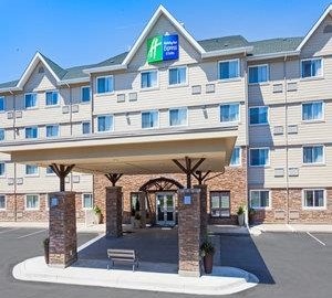 Lakeview Inns & Suites