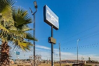 Baymont Inn & Suites Marshall TX